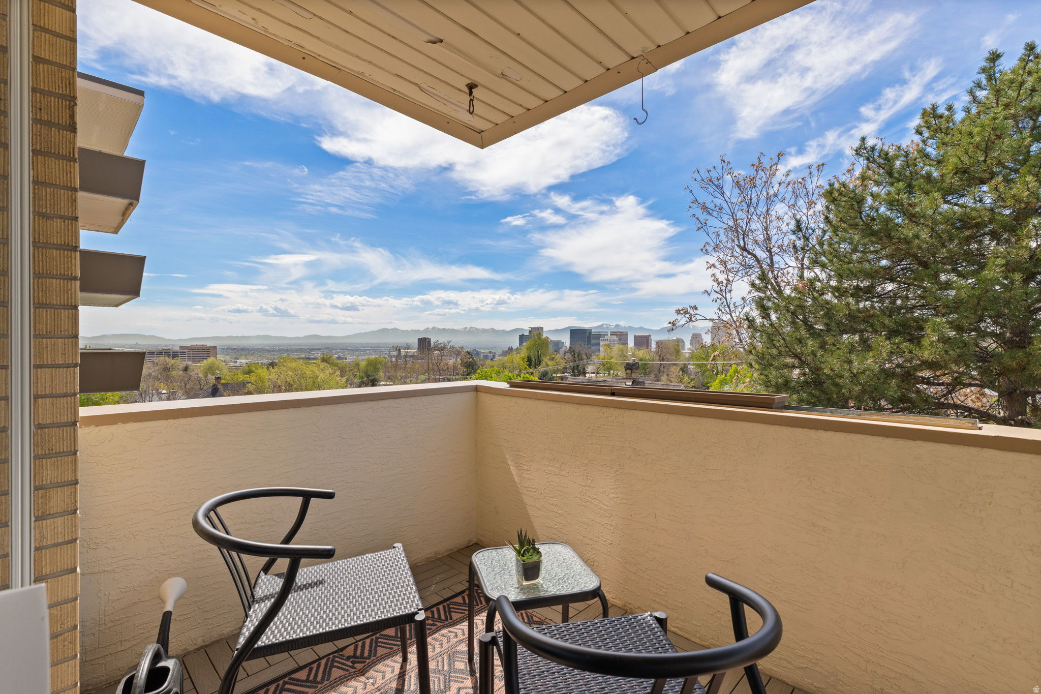 NORTHRIDGE H - Residential