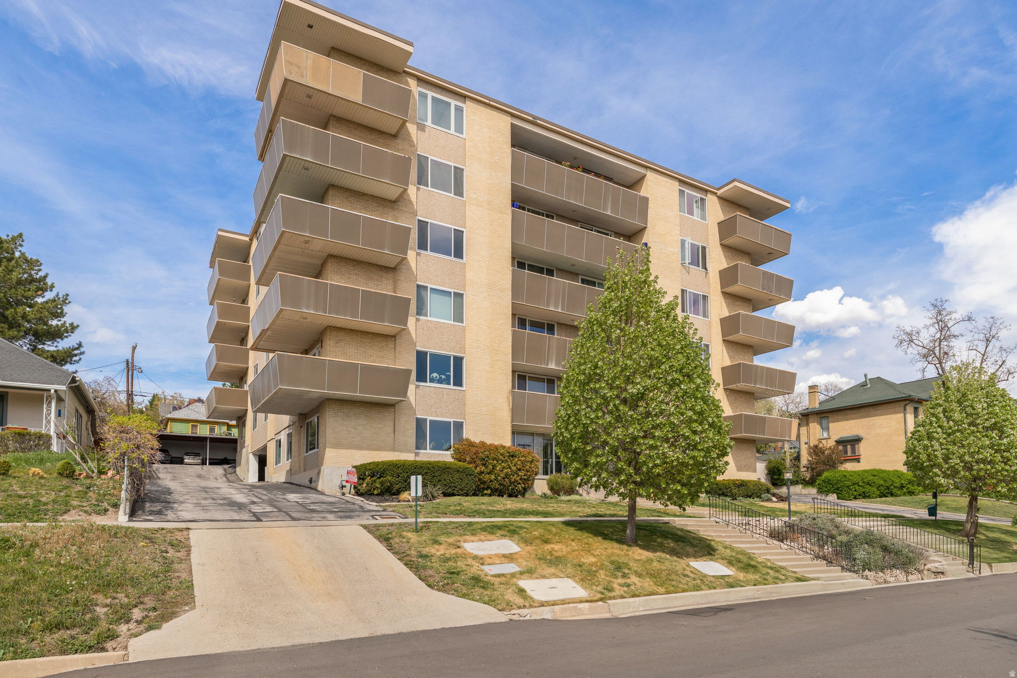 NORTHRIDGE H - Residential