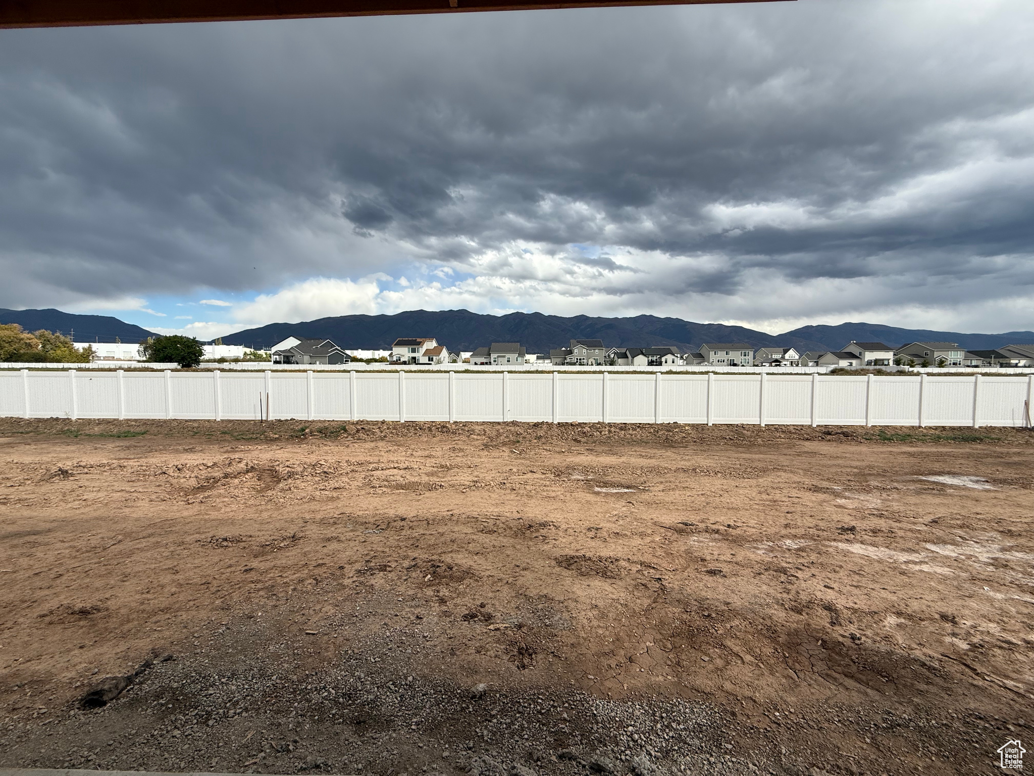 AMBER FIELDS - Residential