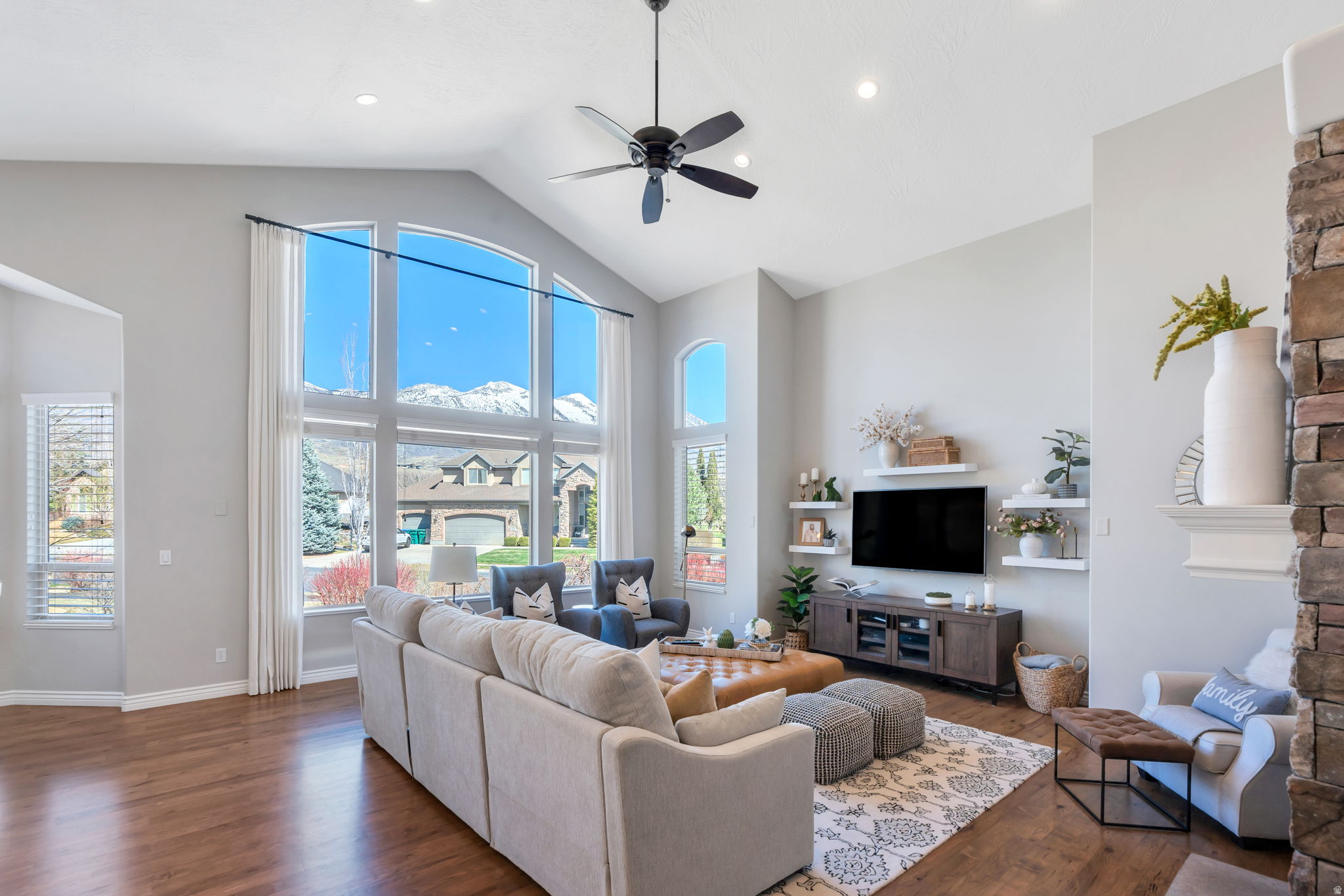 BEACON HILL - Residential