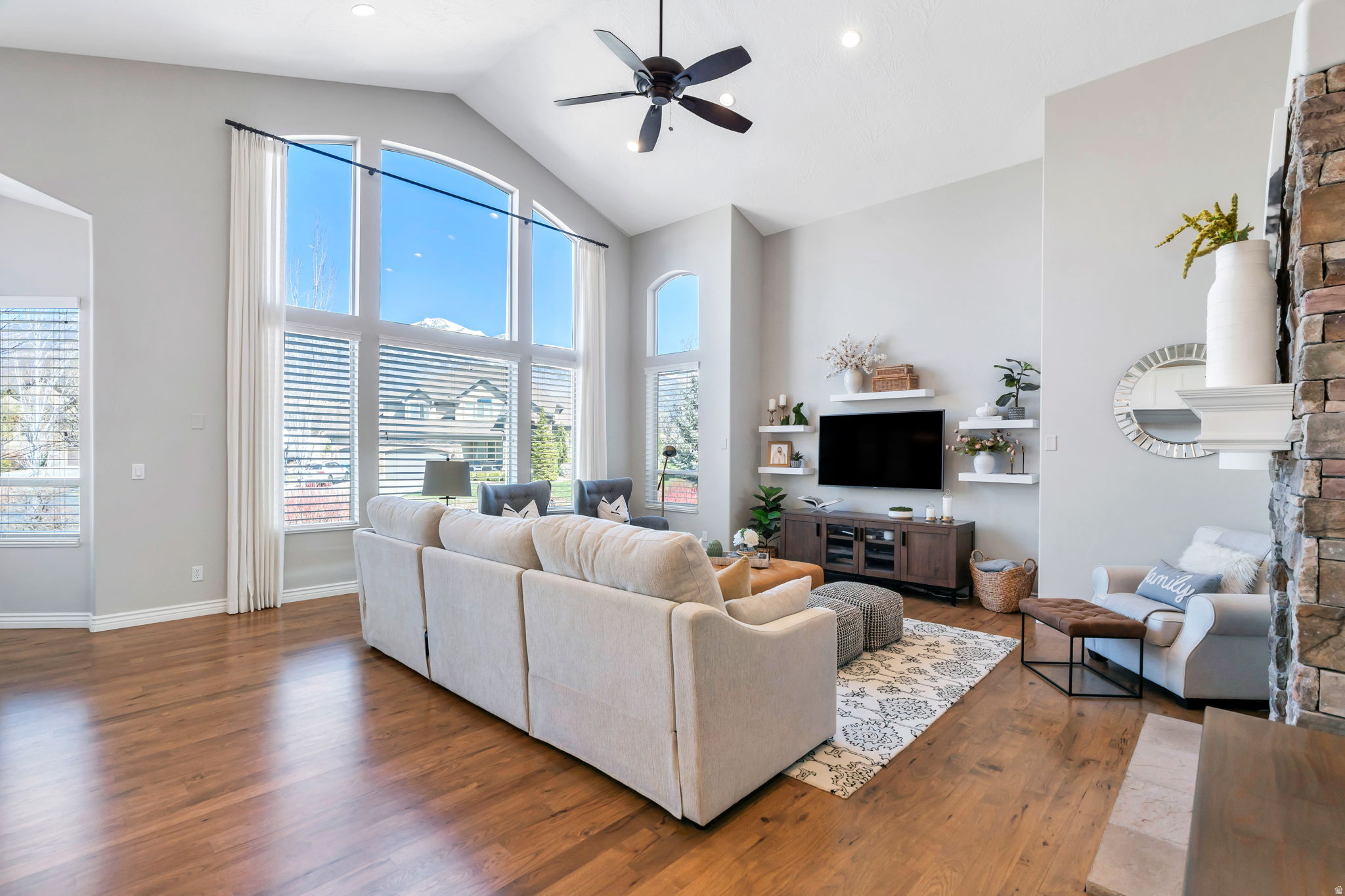 BEACON HILL - Residential