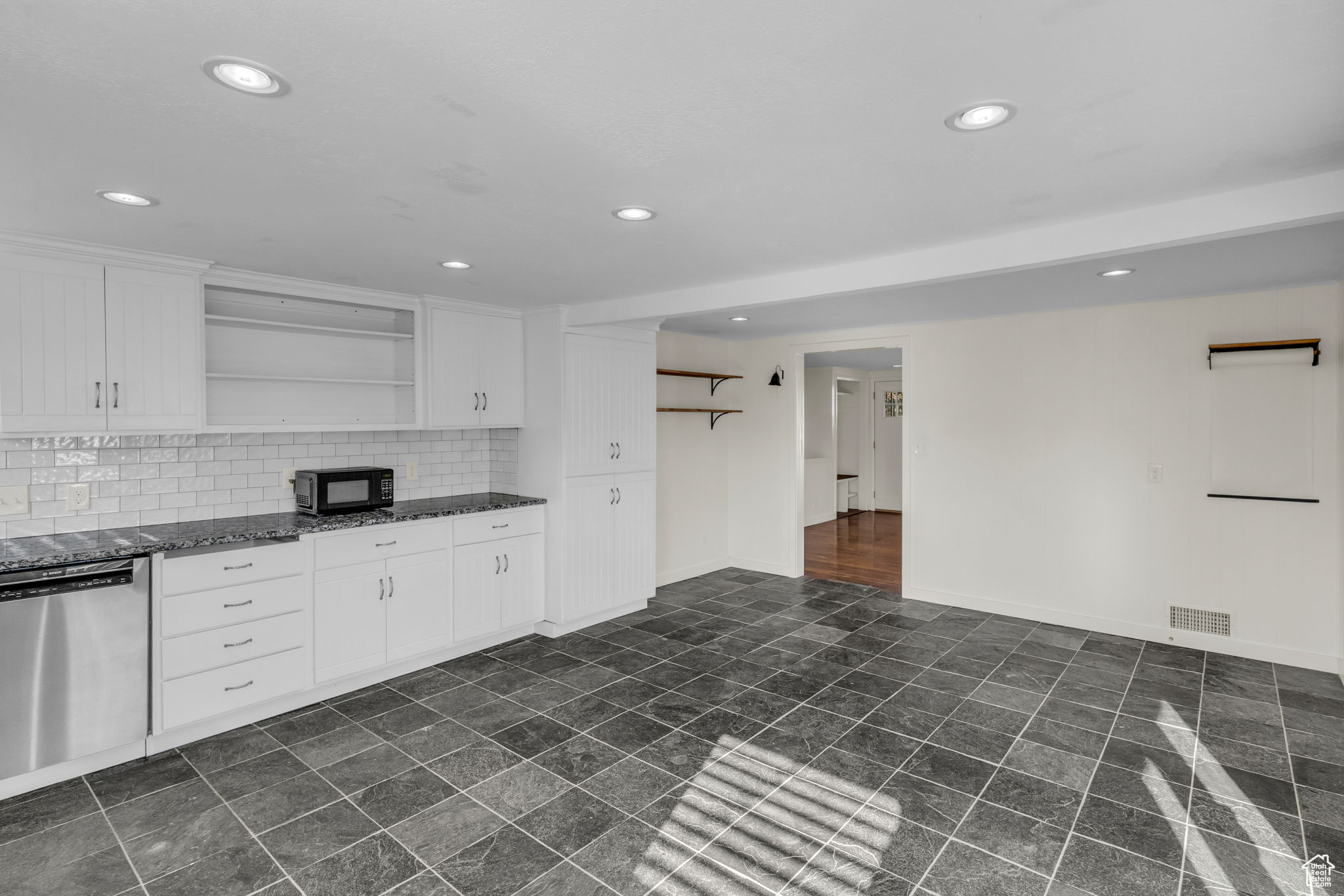 COLUMBIA VILLAGE - Residential