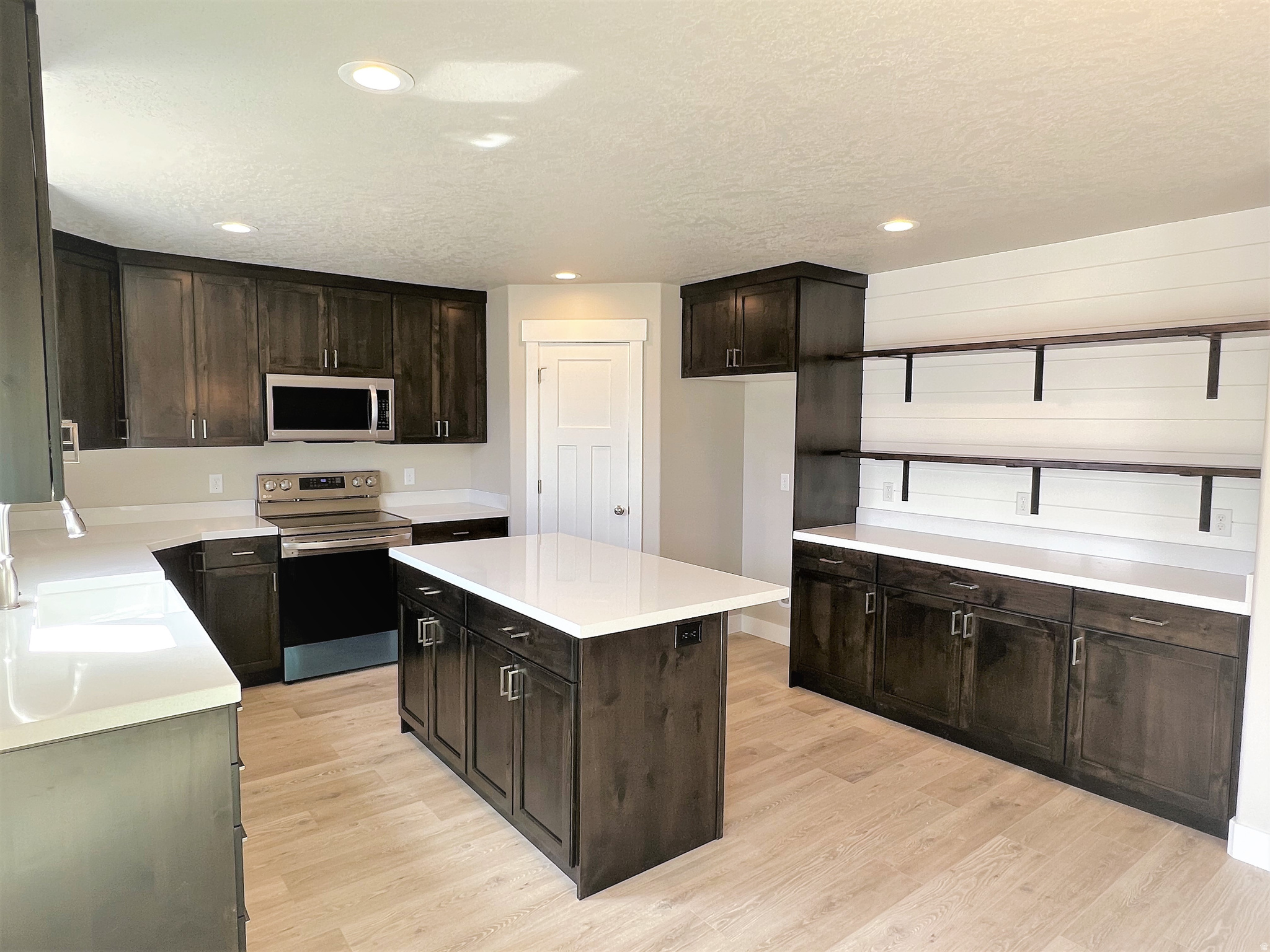 SPRINGFIELD ESTATES PAHSE 2 - Residential