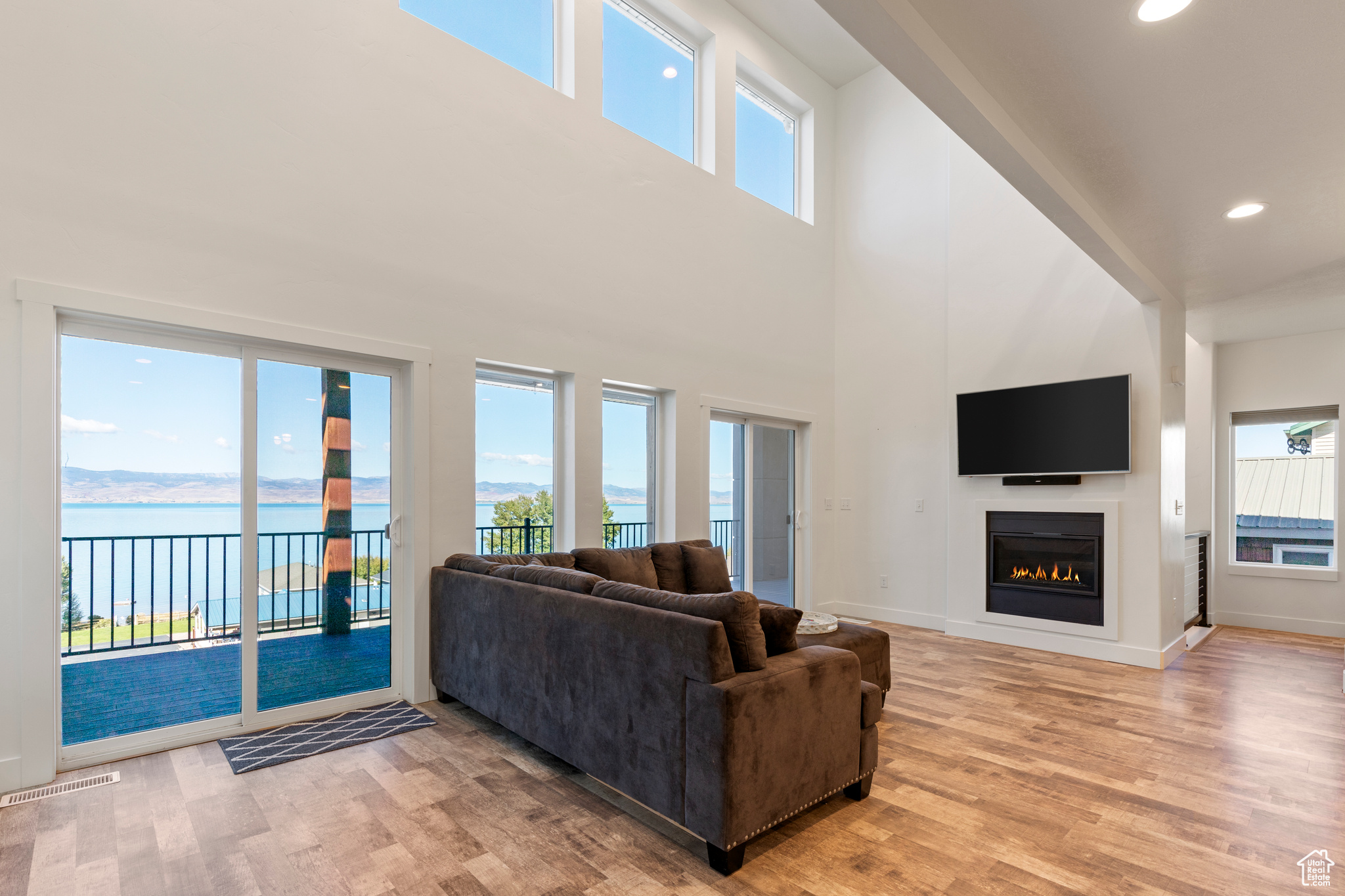 EAST SHORE SUB 1 LOT 37 - Residential