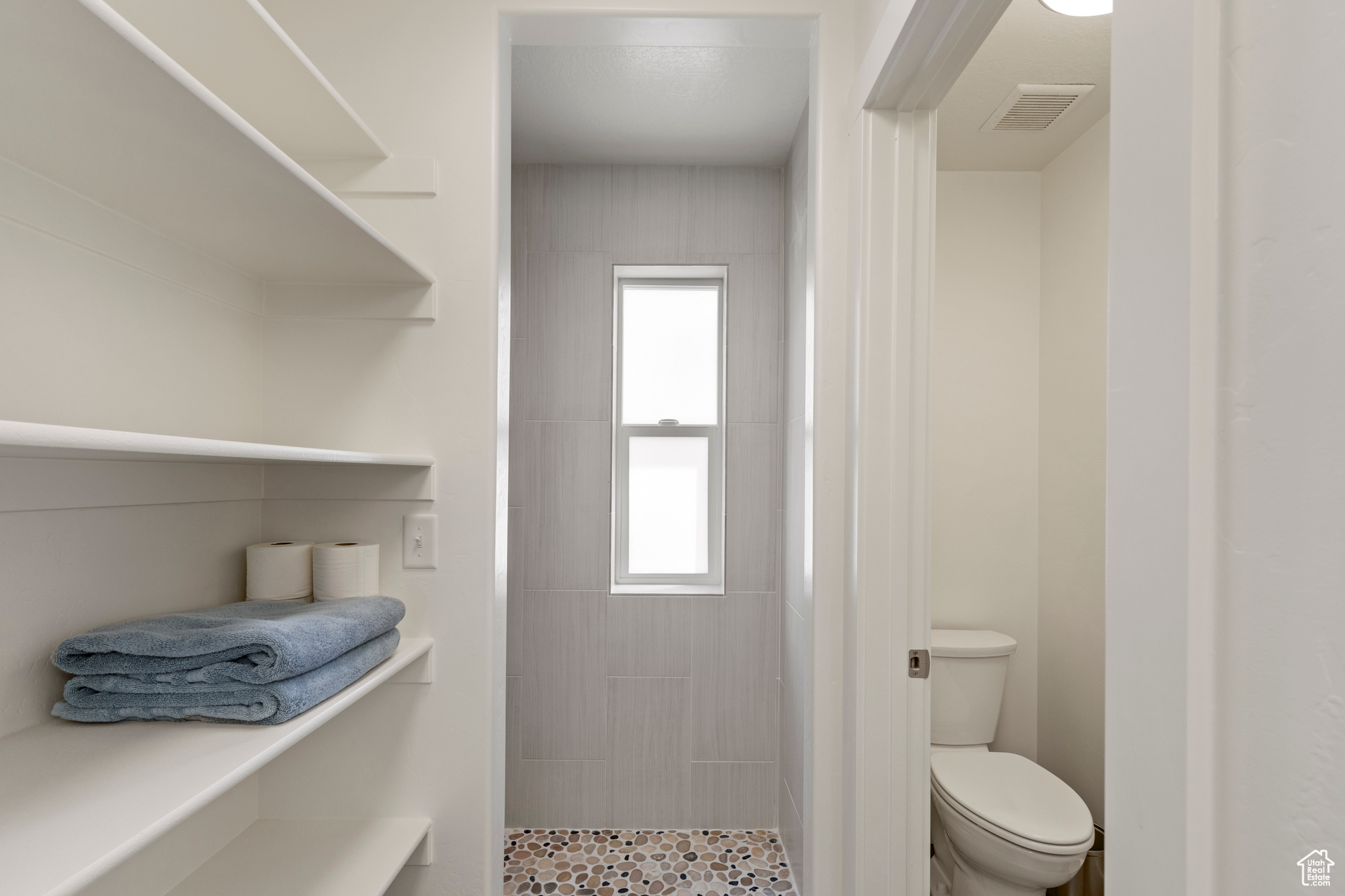 EAST SHORE SUB 1 LOT 37 - Residential