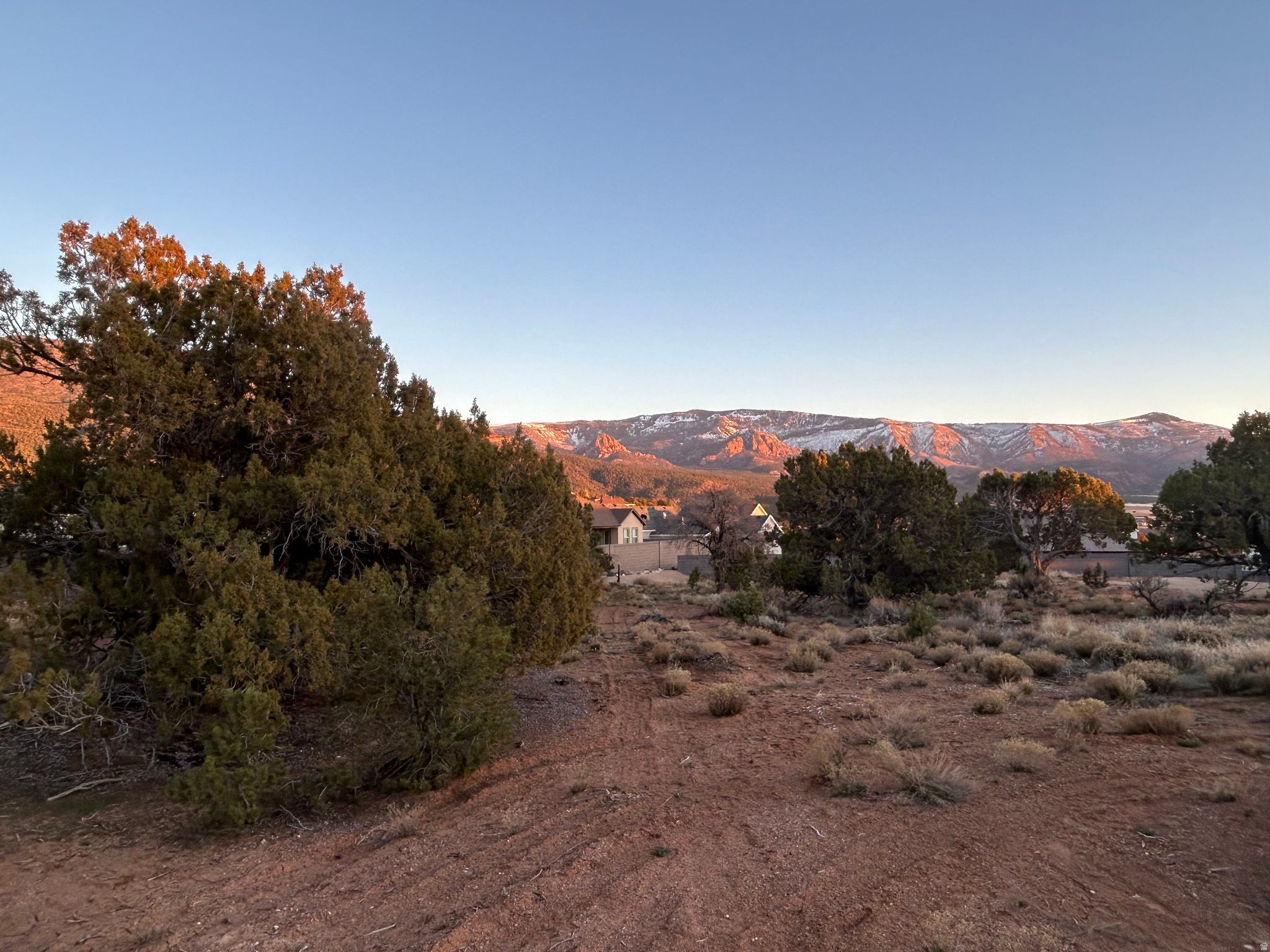 SADDLEBACK RIDGE - Land