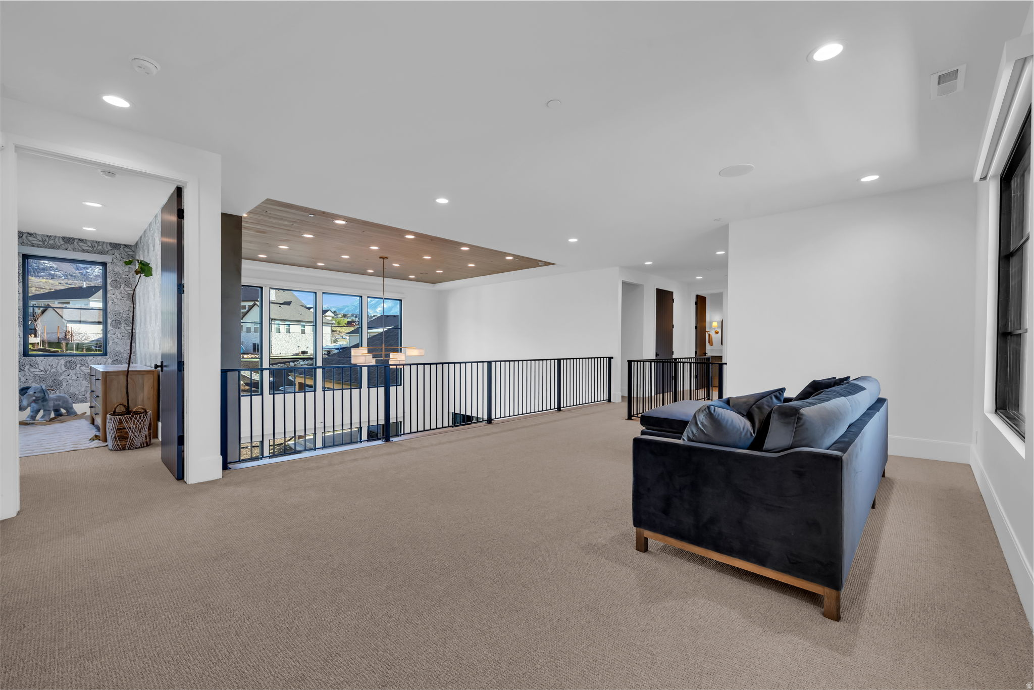 FOUR SEASONS AT WOODLAND HILLS - Residential