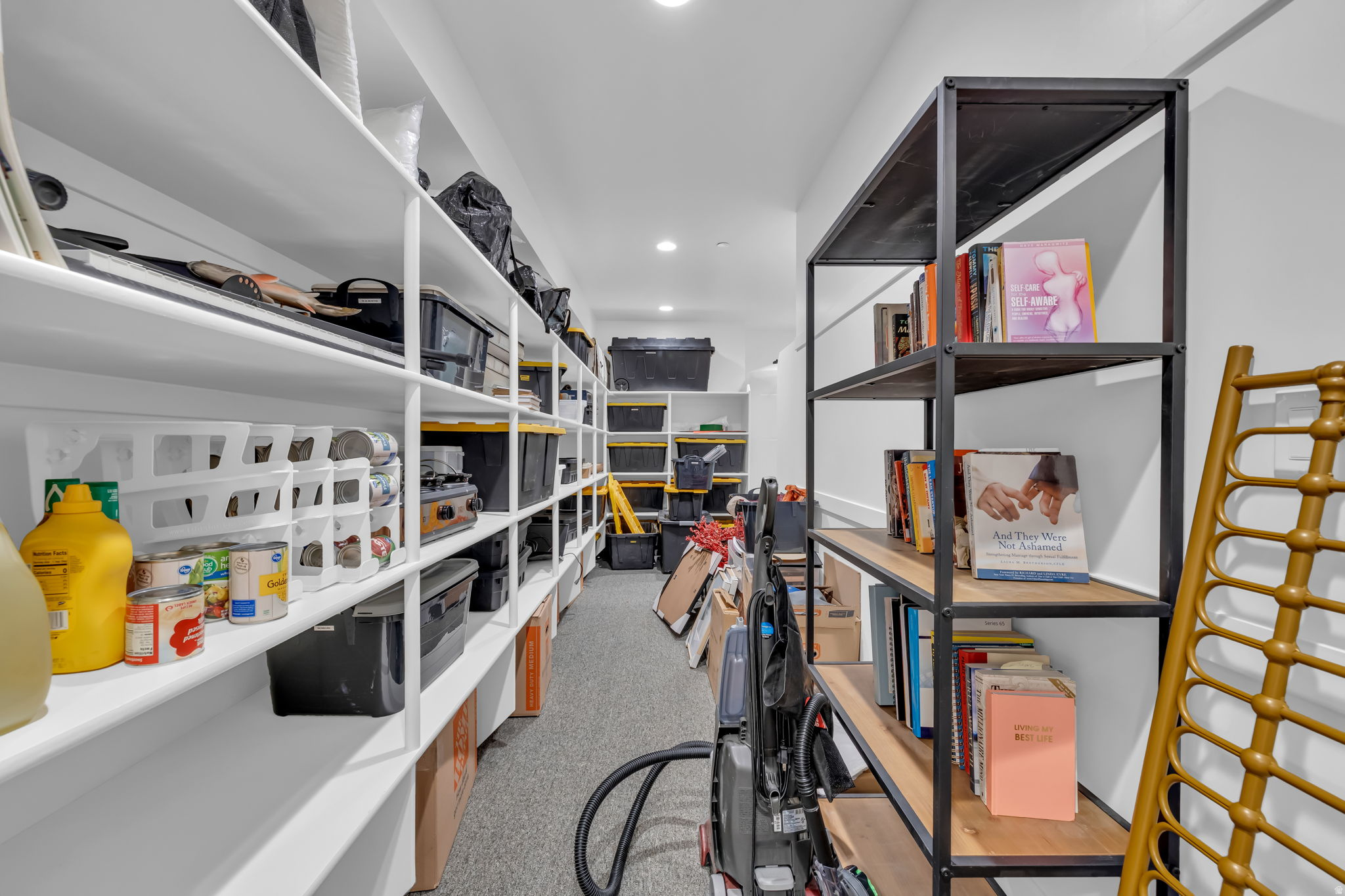 FOUR SEASONS AT WOODLAND HILLS - Residential