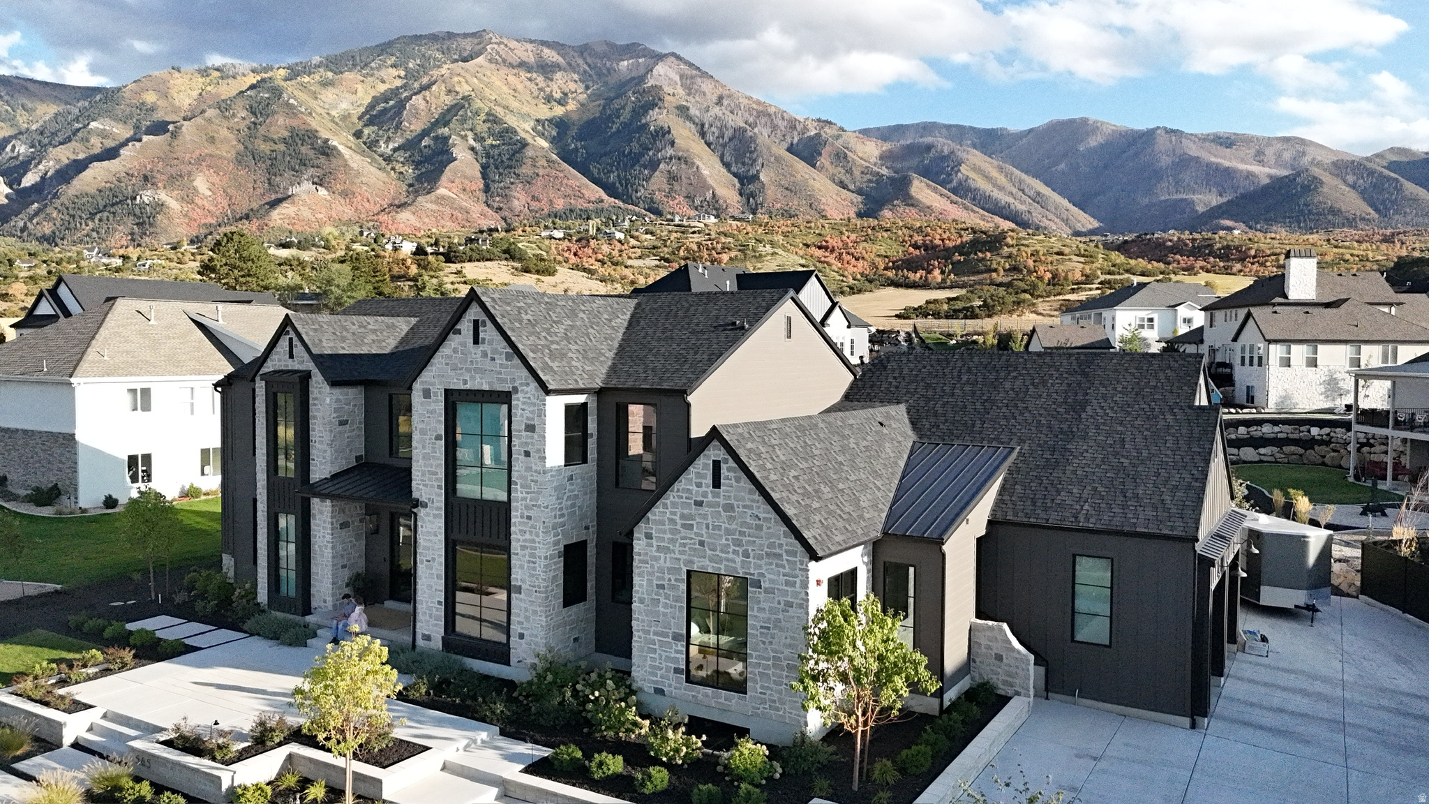 FOUR SEASONS AT WOODLAND HILLS - Residential