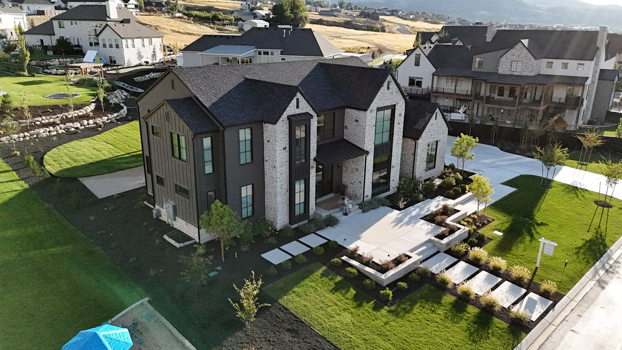 FOUR SEASONS AT WOODLAND HILLS - Residential