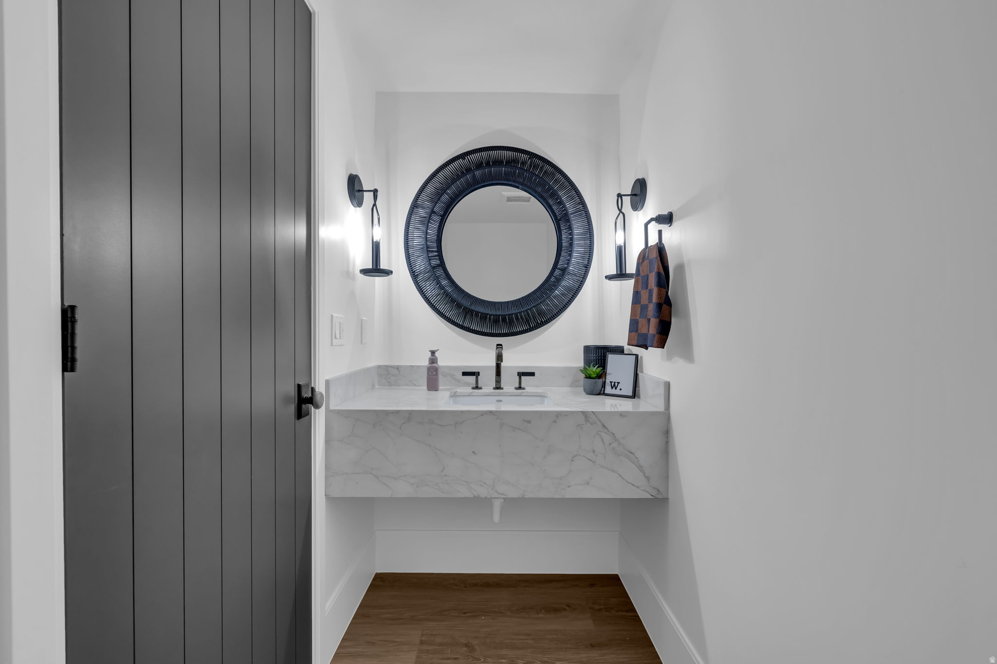 FOUR SEASONS AT WOODLAND HILLS - Residential