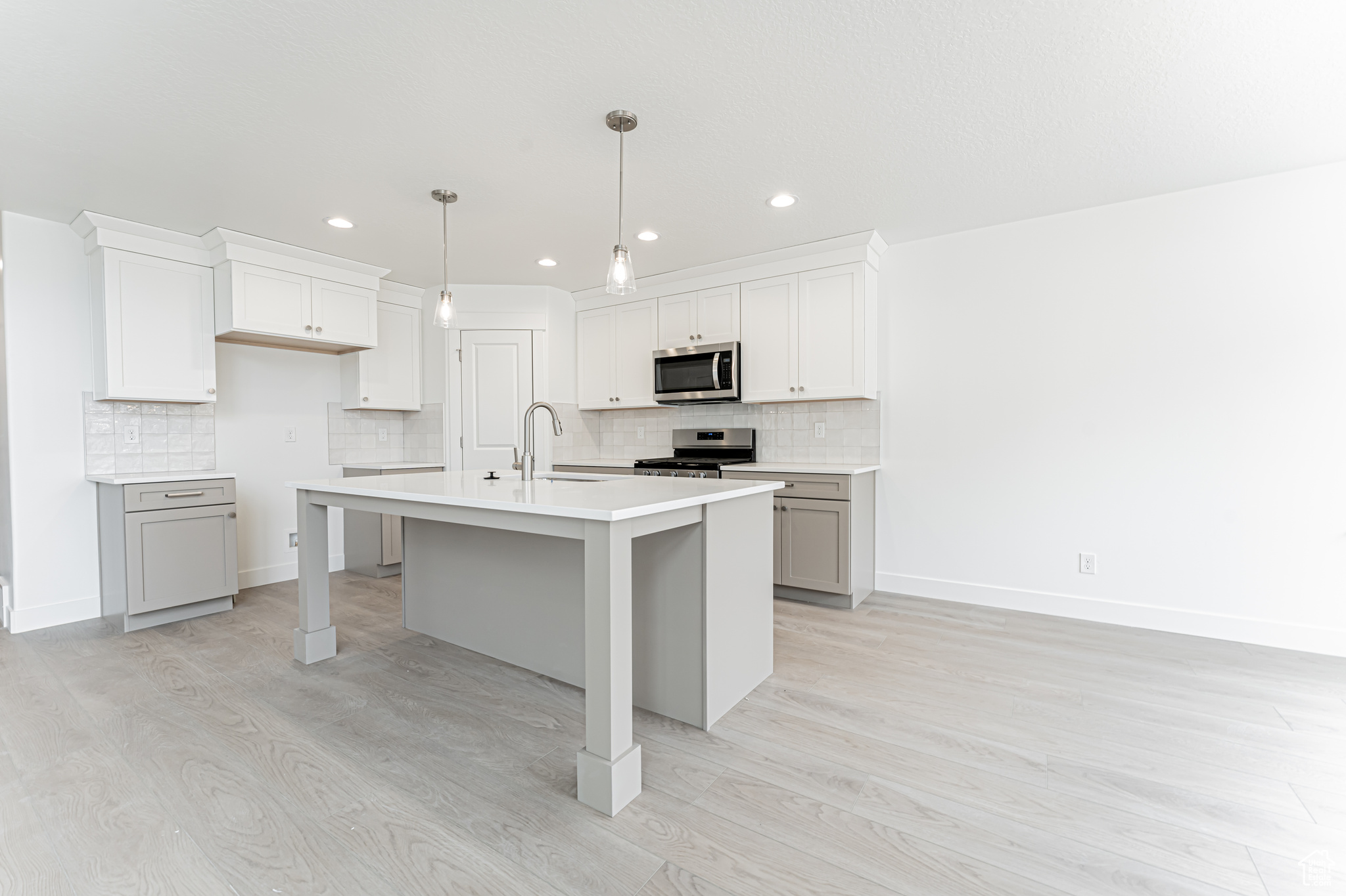 MOUNTAIN RIDGE - Residential