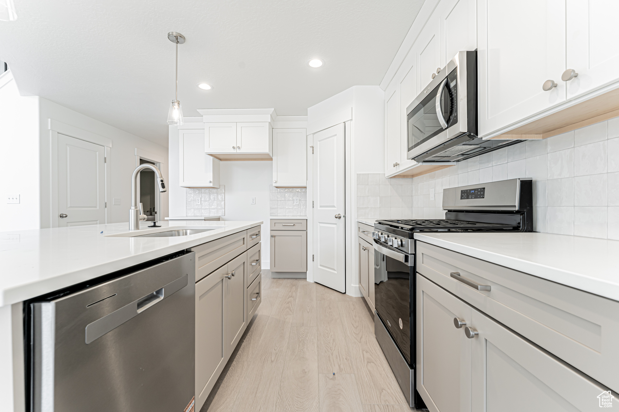 MOUNTAIN RIDGE - Residential