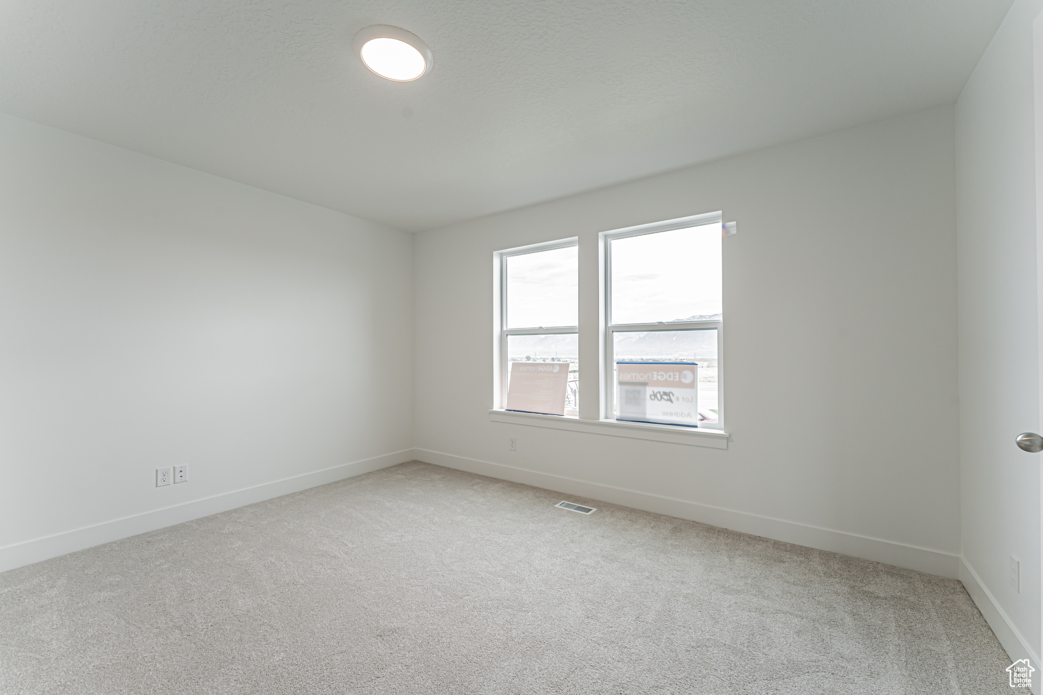 MOUNTAIN RIDGE - Residential