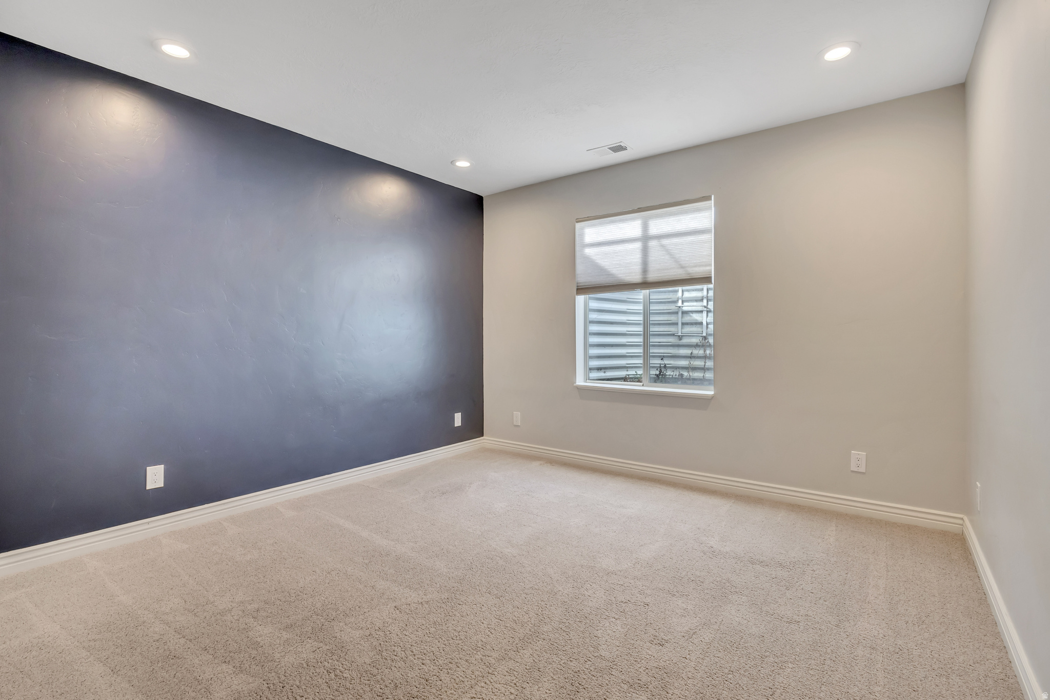 THE BENCHES - Residential