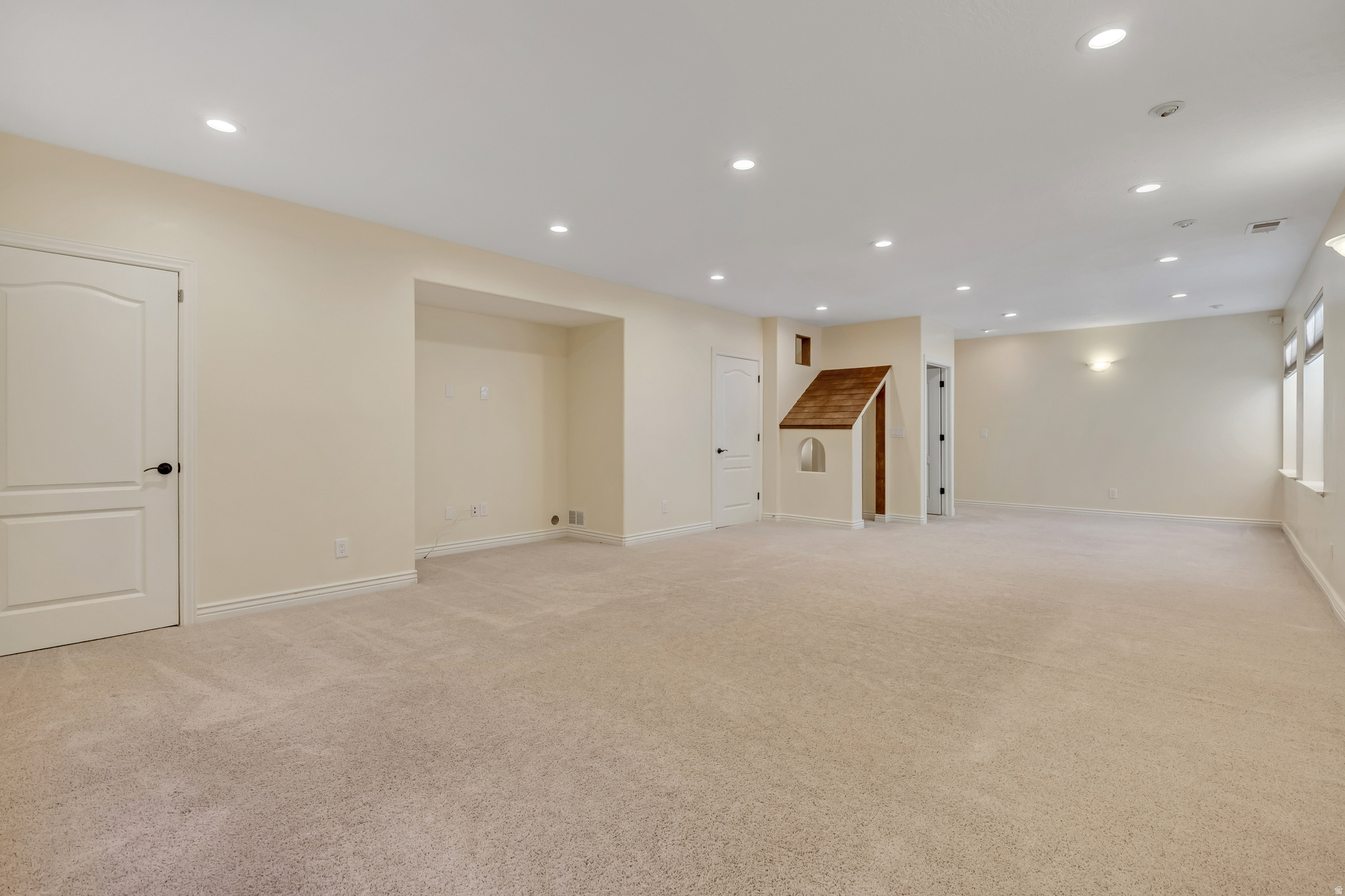 THE BENCHES - Residential