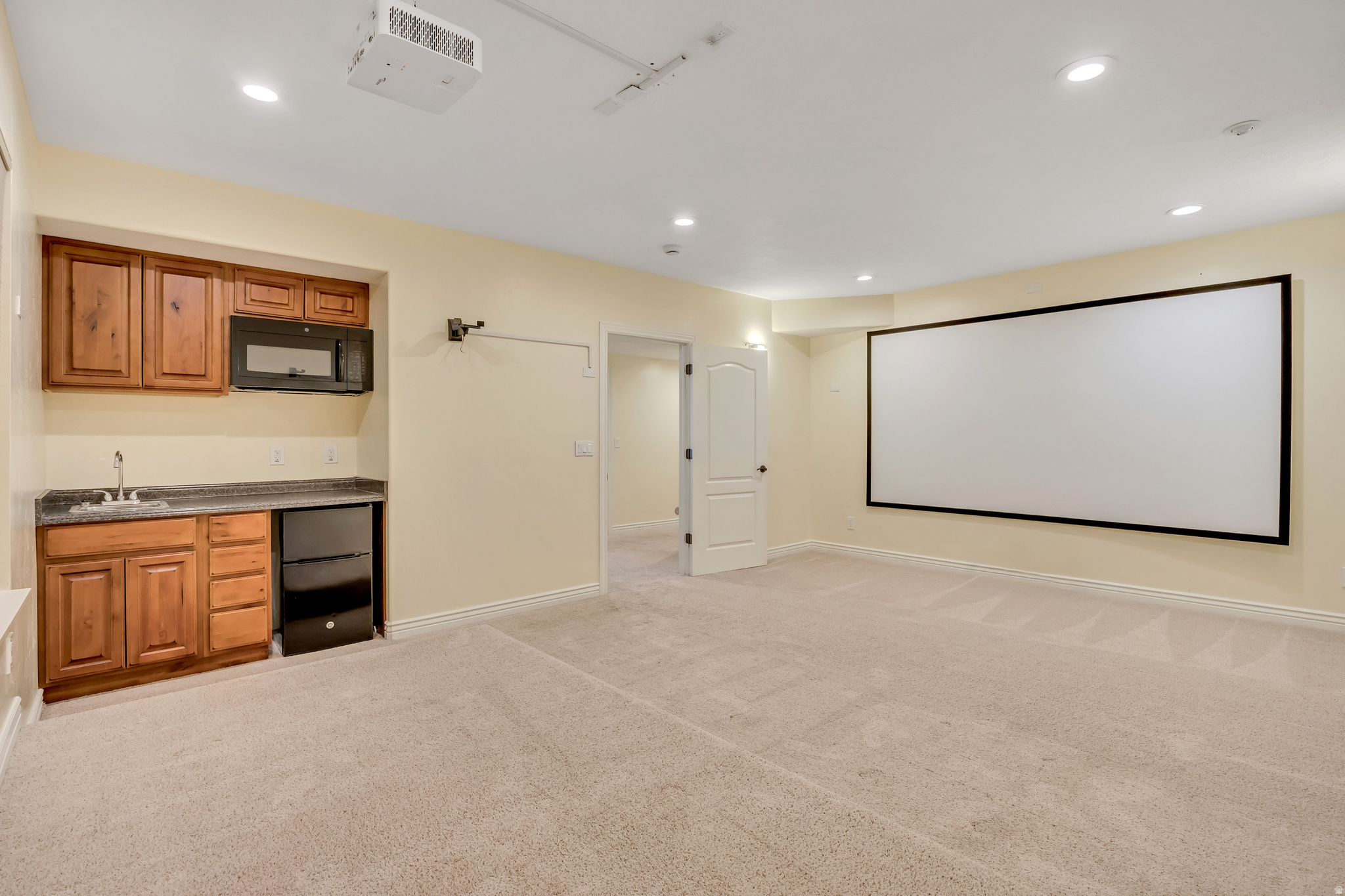 THE BENCHES - Residential