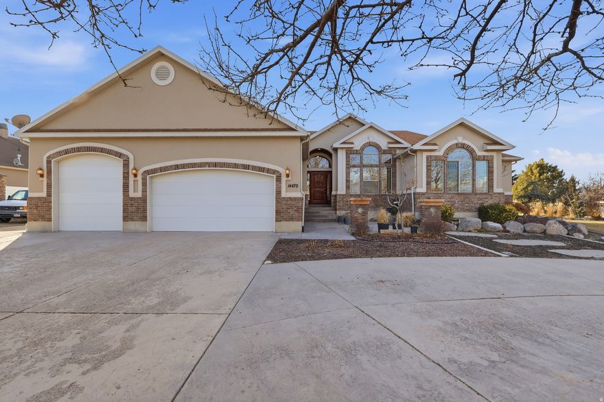 Located in the heart of Bluffdale, this home offers a strong sense of community with friendly neighbors the seller loved. Enjoy quick access to major freeways, making commutes easy, plus nearby shopping, dining, and everyday essentials just minutes away.