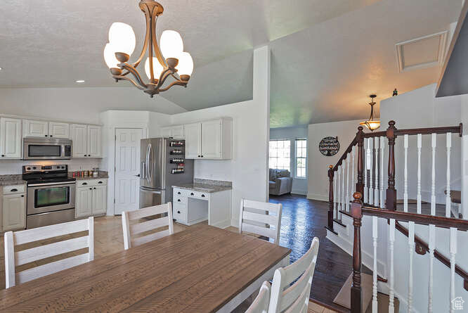 WINDSOR MEADOWS - Residential