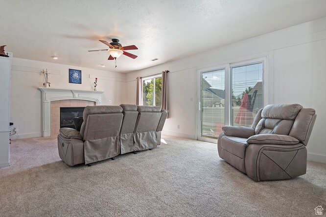 WINDSOR MEADOWS - Residential