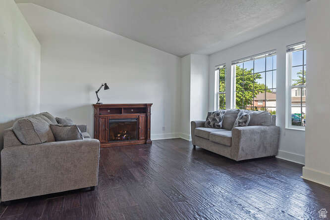 WINDSOR MEADOWS - Residential