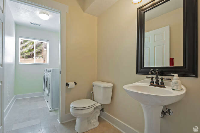 WINDSOR MEADOWS - Residential