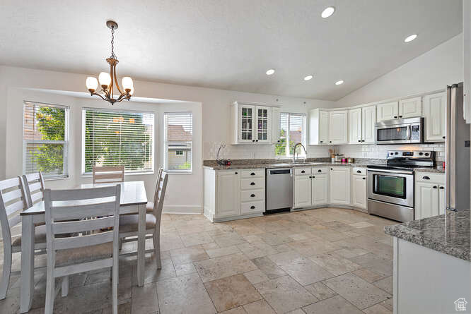 WINDSOR MEADOWS - Residential