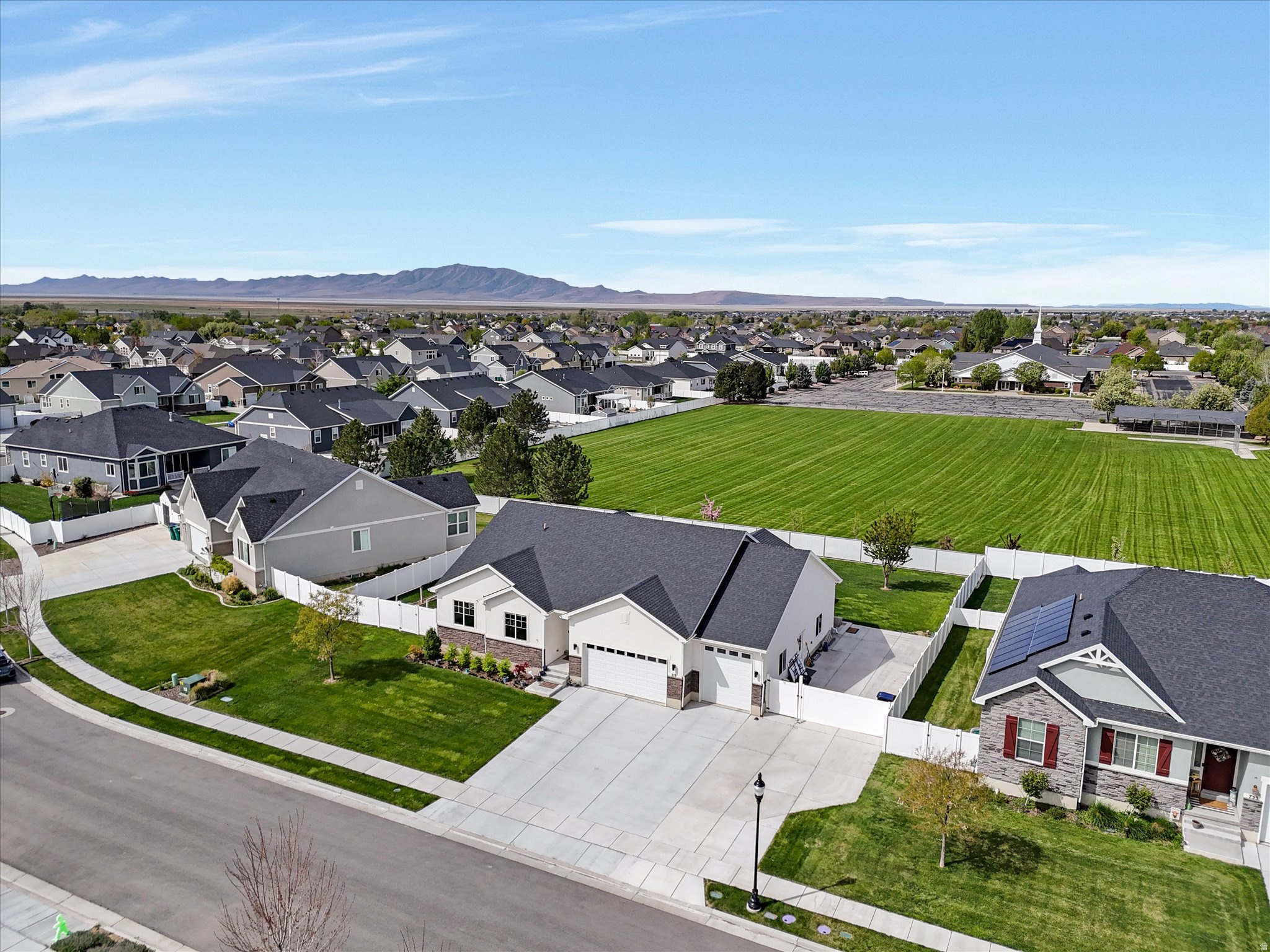 LAYTON SHORES SUBDIV - Residential