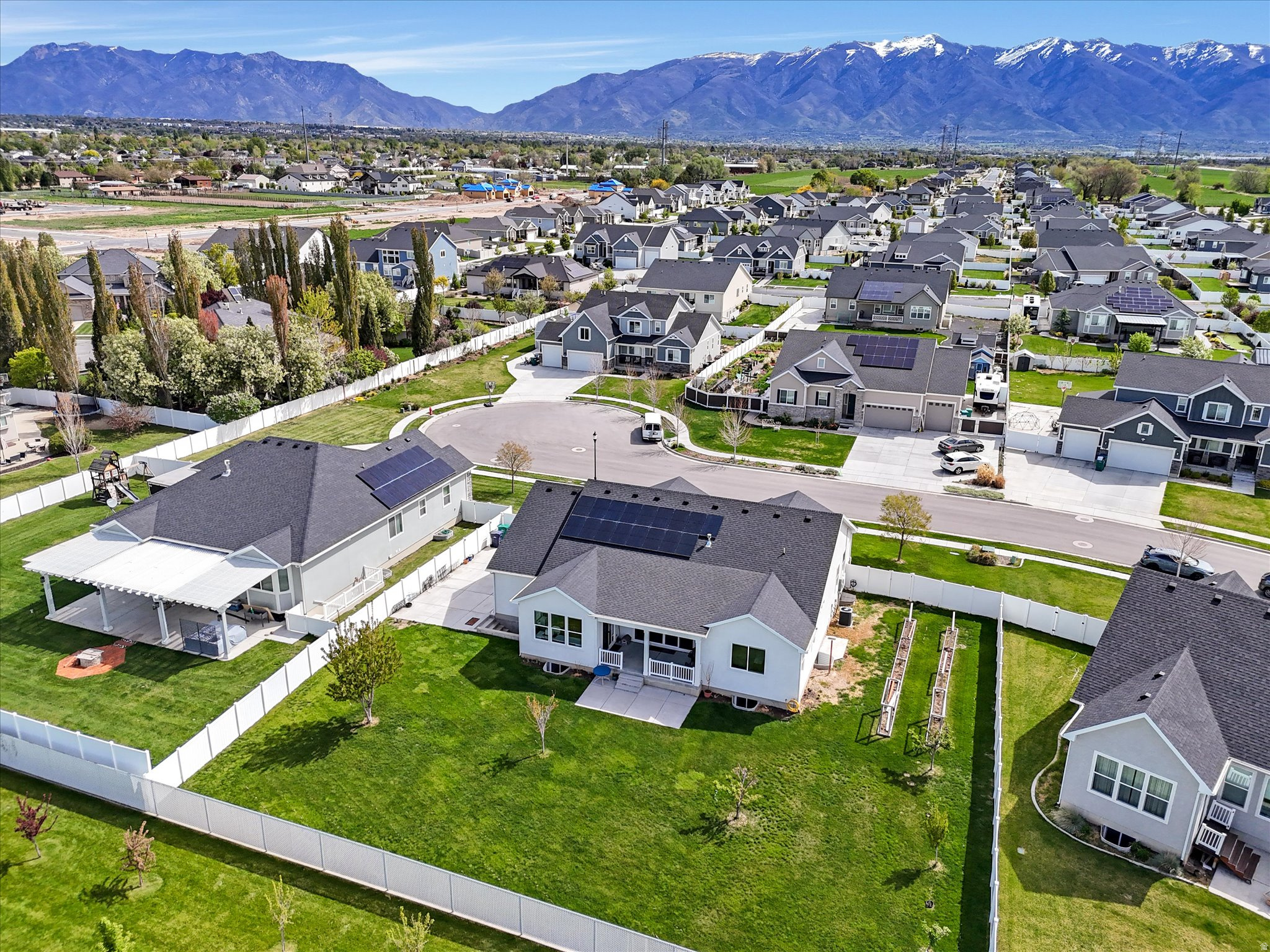 LAYTON SHORES SUBDIV - Residential