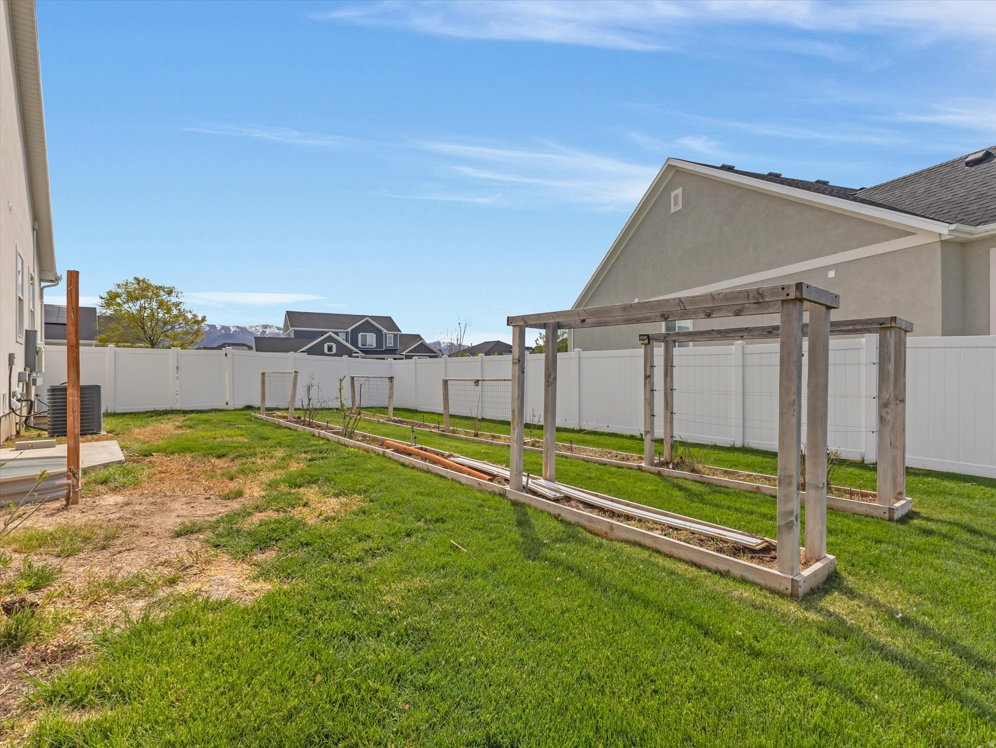 LAYTON SHORES SUBDIV - Residential