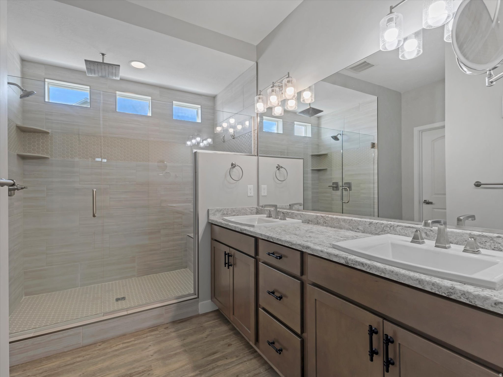 LAYTON SHORES SUBDIV - Residential