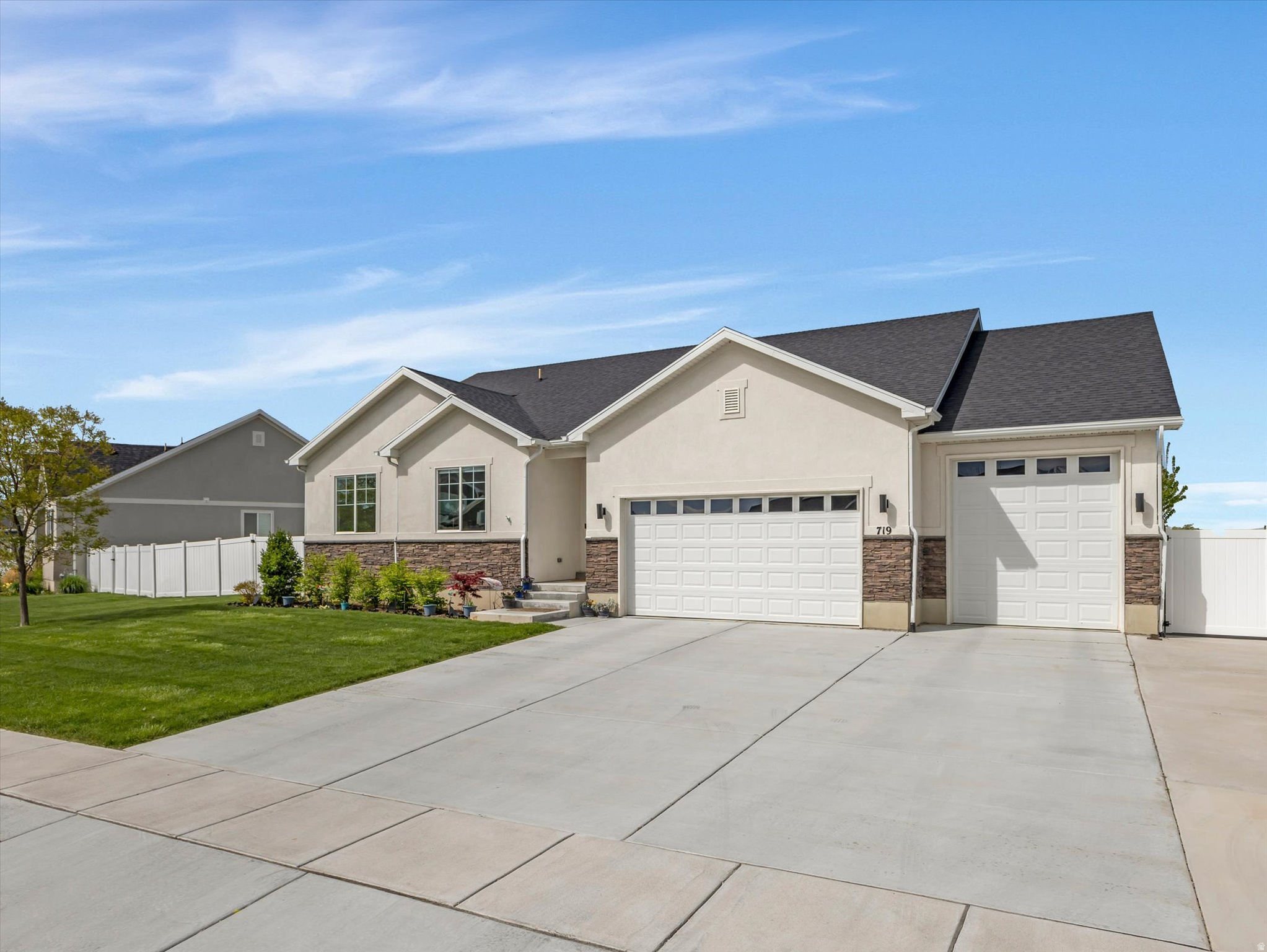 LAYTON SHORES SUBDIV - Residential