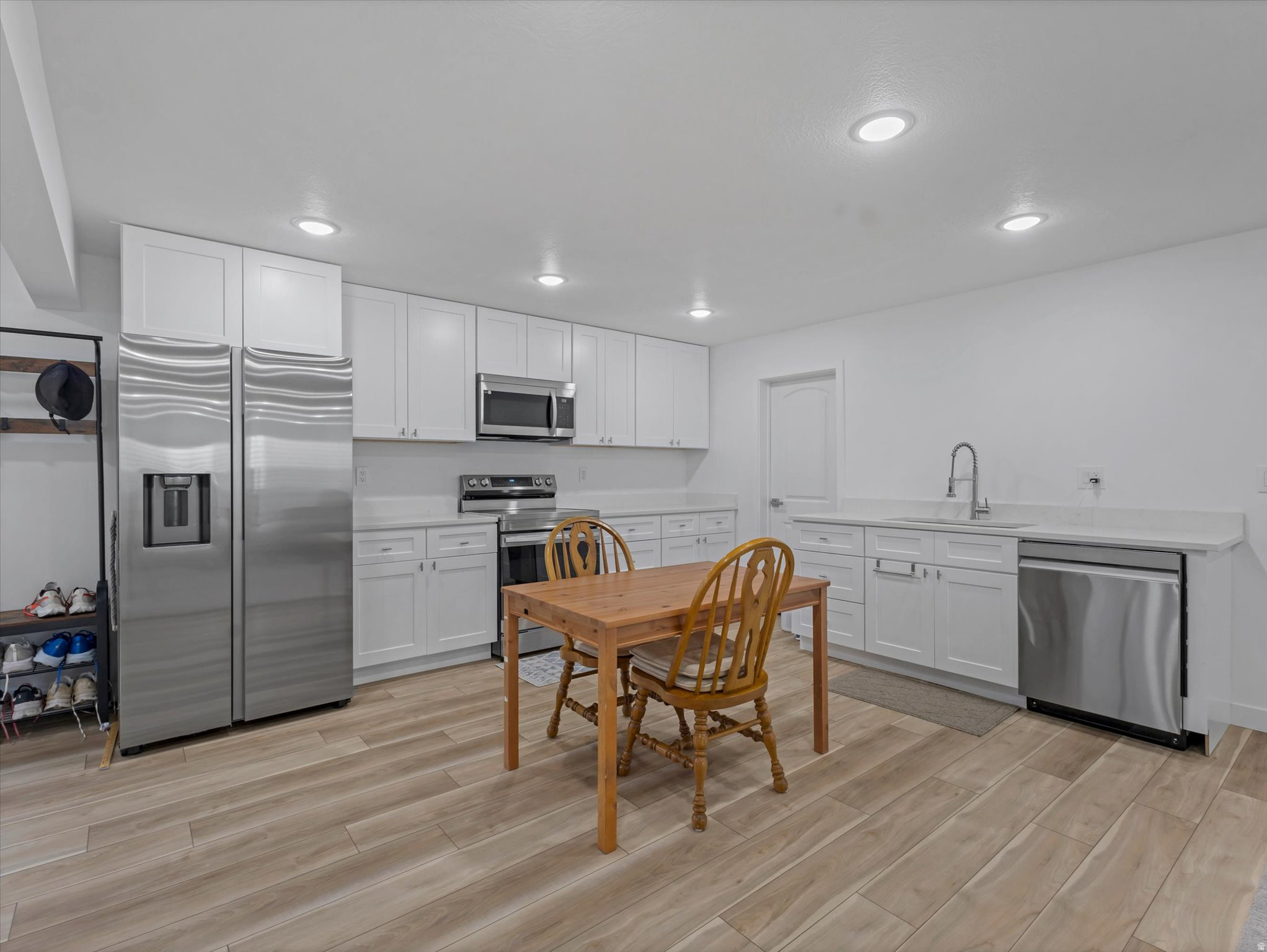 LAYTON SHORES SUBDIV - Residential