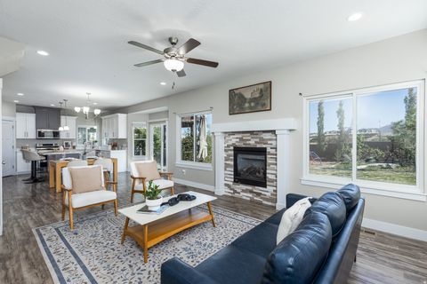 Tiny photo for 1683 W PACKSADDLE CIR, Bluffdale, UT 84065 (MLS # 2158441)