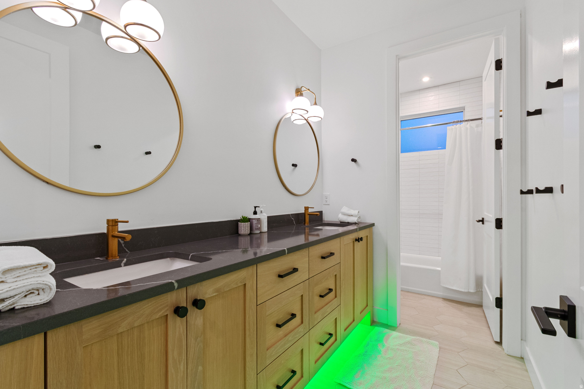 DESERT COLOR RESORT - Residential