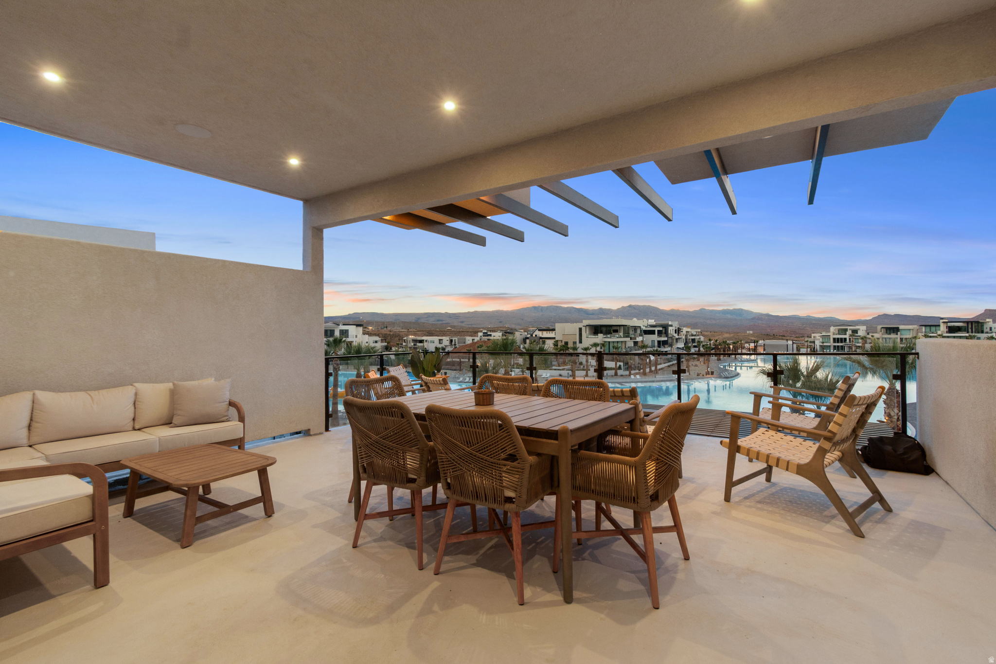 DESERT COLOR RESORT - Residential