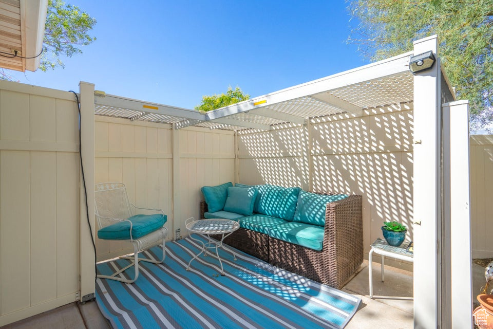 ENGLISH OAKS ESTATES - Residential
