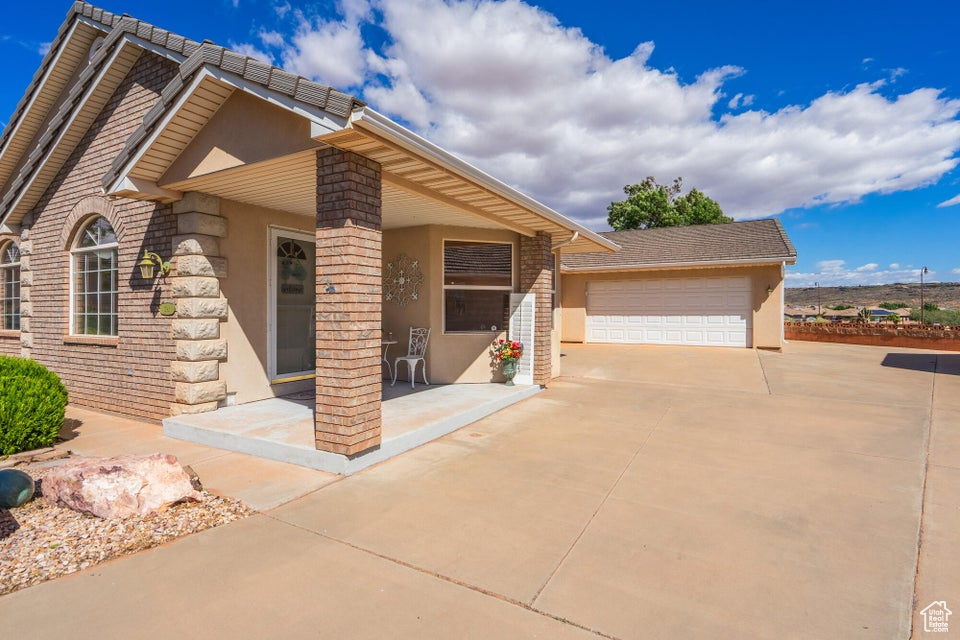 ENGLISH OAKS ESTATES - Residential