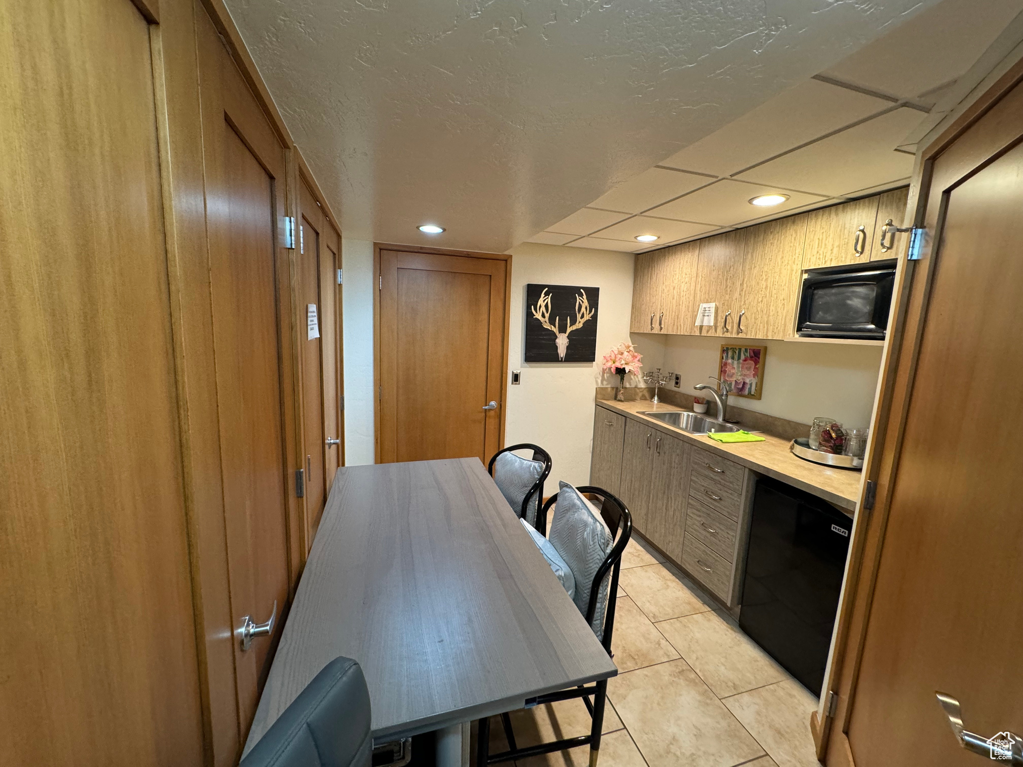 AMUNDSEN - Commercial Sale