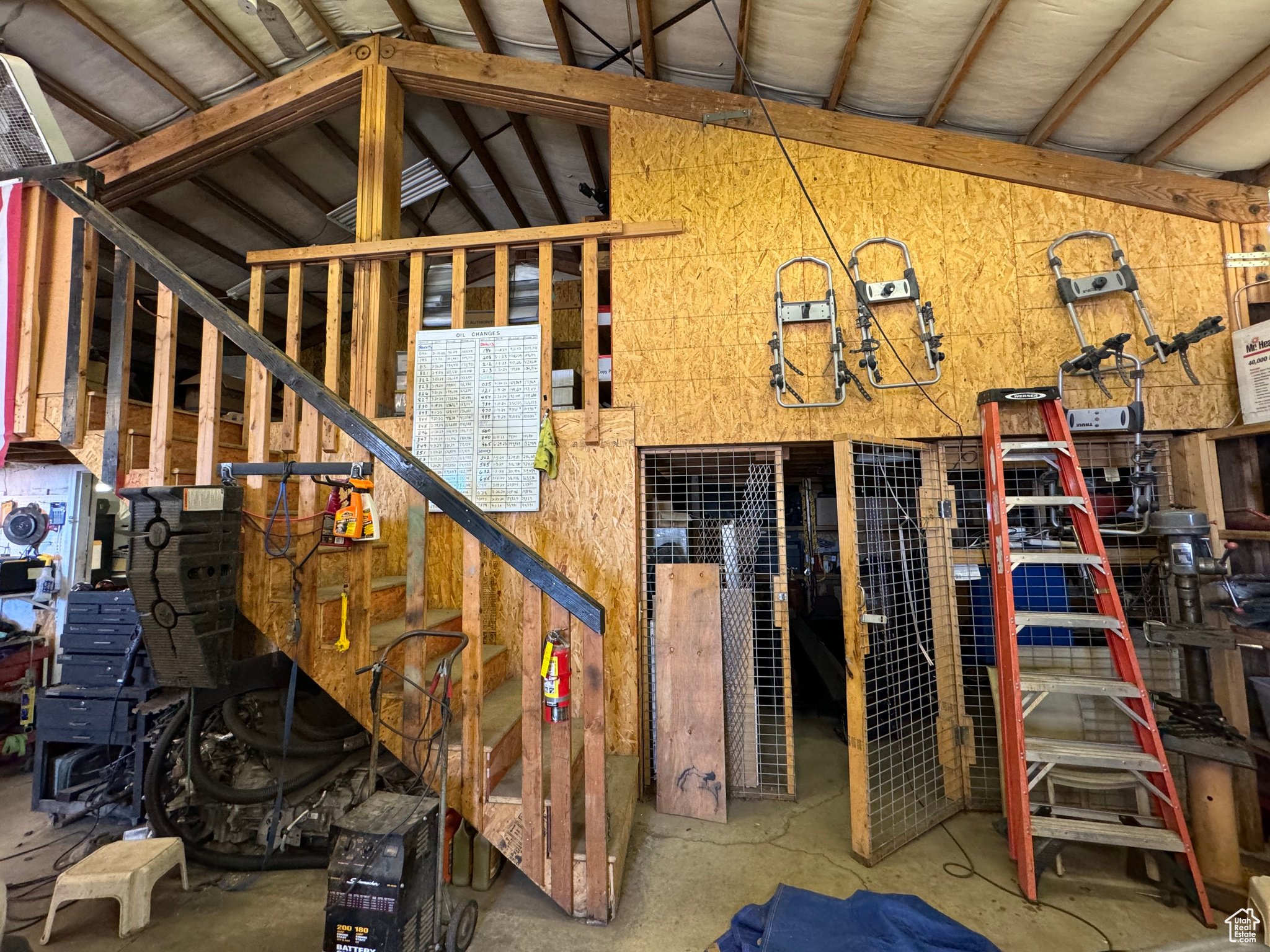 AMUNDSEN - Commercial Sale