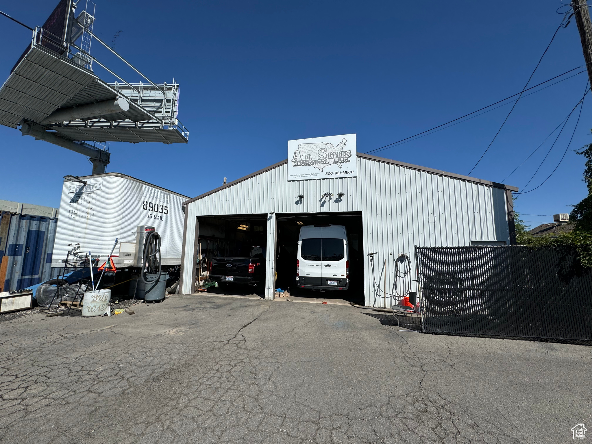 AMUNDSEN - Commercial Sale