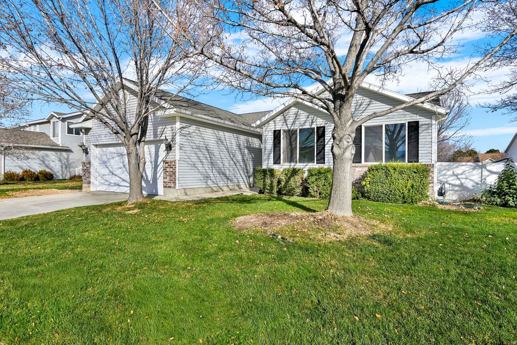 Photo of 11935 S POWDER CV, Herriman, UT 84065 (MLS # 2124837)