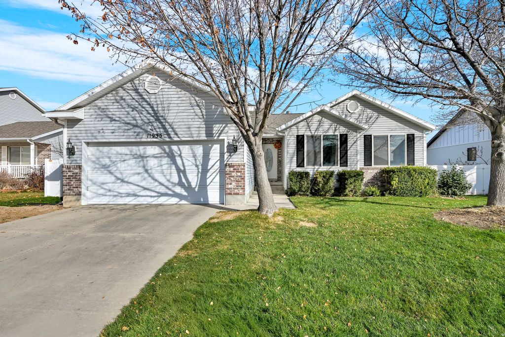 Photo of 11935 S POWDER CV, Herriman, UT 84065 (MLS # 2124837)