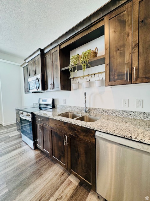 TOWNS AT MOUNTAIN VI - Residential