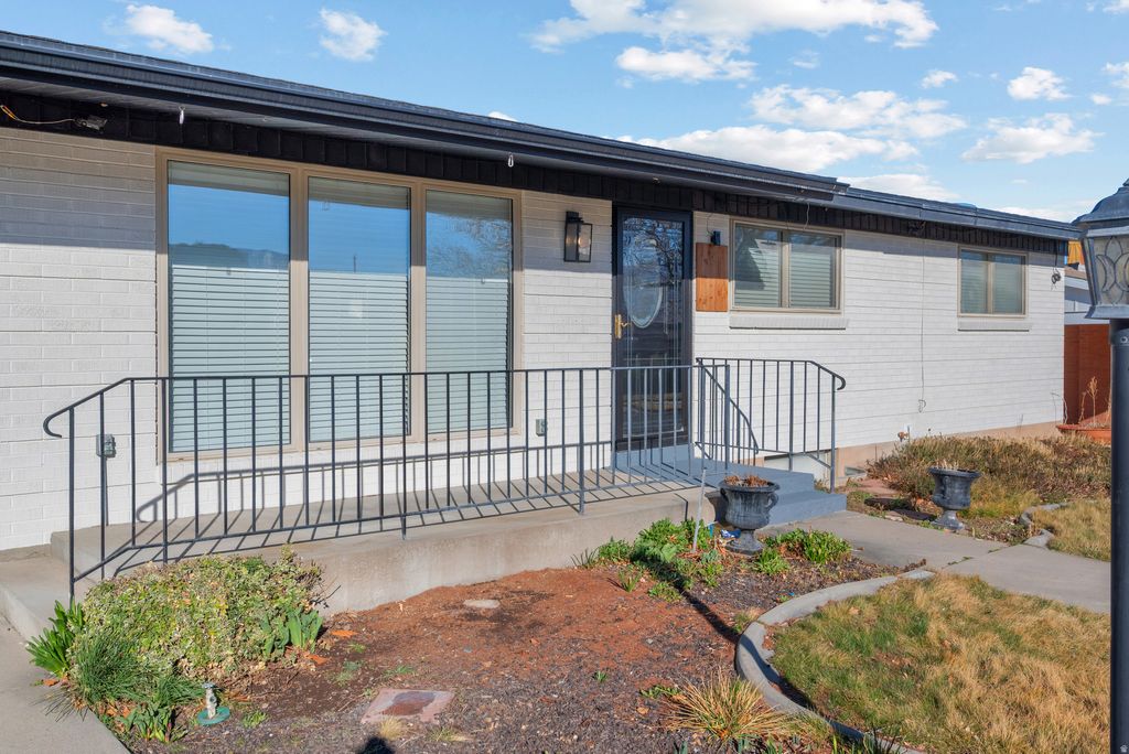 Photo of 364 FAIRLANE DR, Tooele, UT 84074 (MLS # 2141344)