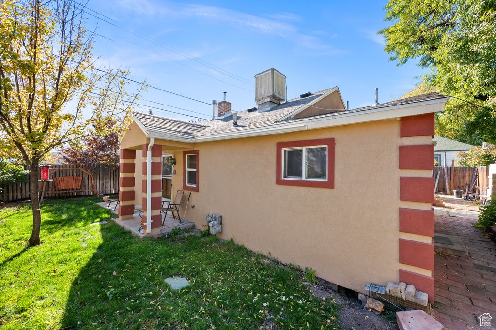 Photo of 348 W 1700 S, Salt Lake City, UT 84115 (MLS # 2119826)