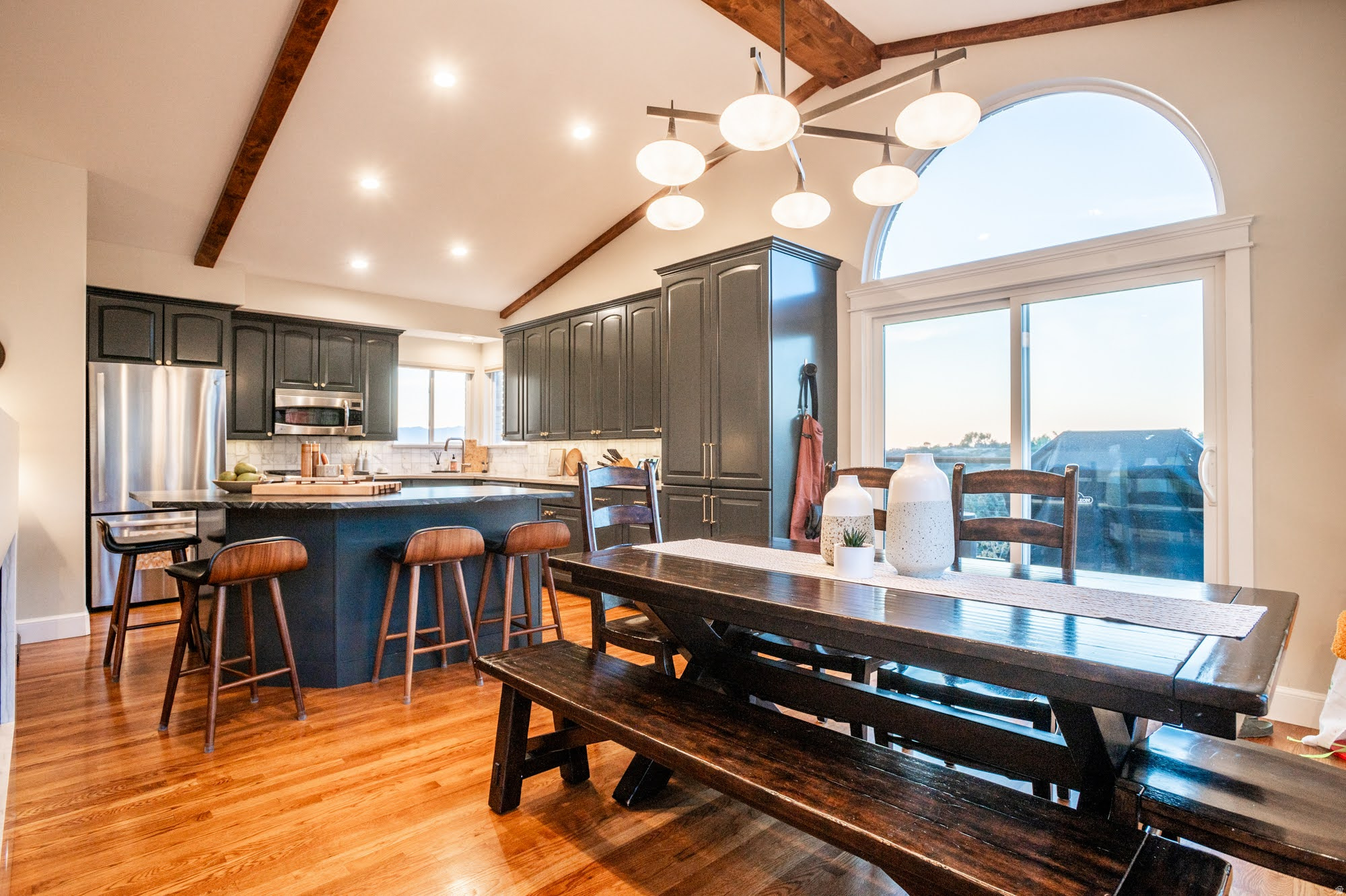 DIMPLE DELL RANCHETT - Residential