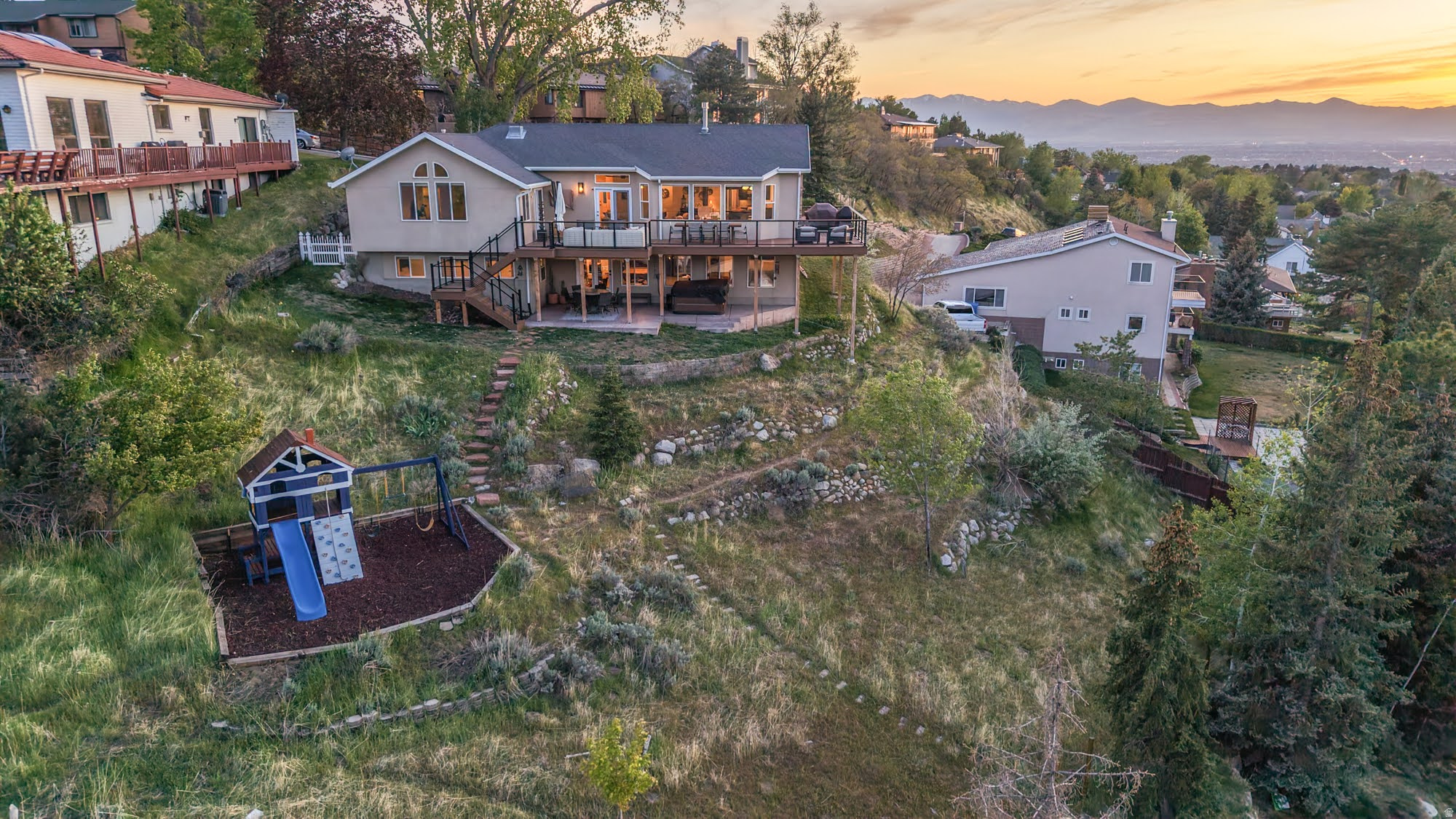 DIMPLE DELL RANCHETT - Residential