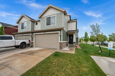 Photo of 217 E HUMMINGBIRD CT, Saratoga Springs, UT 84045 (MLS # 2153799)
