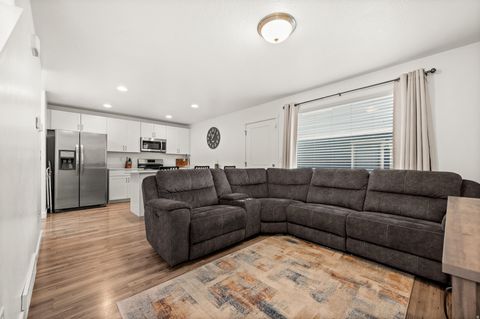 Tiny photo for 217 E HUMMINGBIRD CT, Saratoga Springs, UT 84045 (MLS # 2153799)